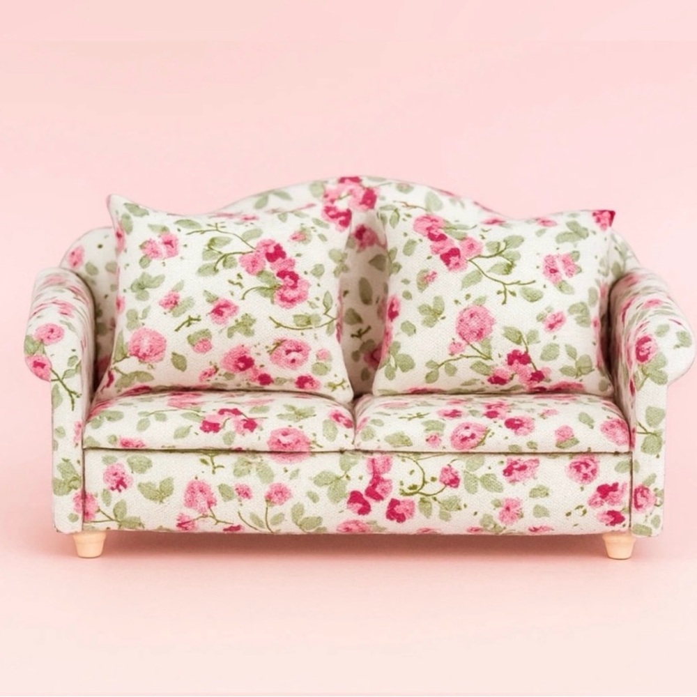 Dollhouse Floral Pattern Mini Sofa Couch w Pillows 1:12 Dollhouse Furniture. NEW - Picture 2 of 4
